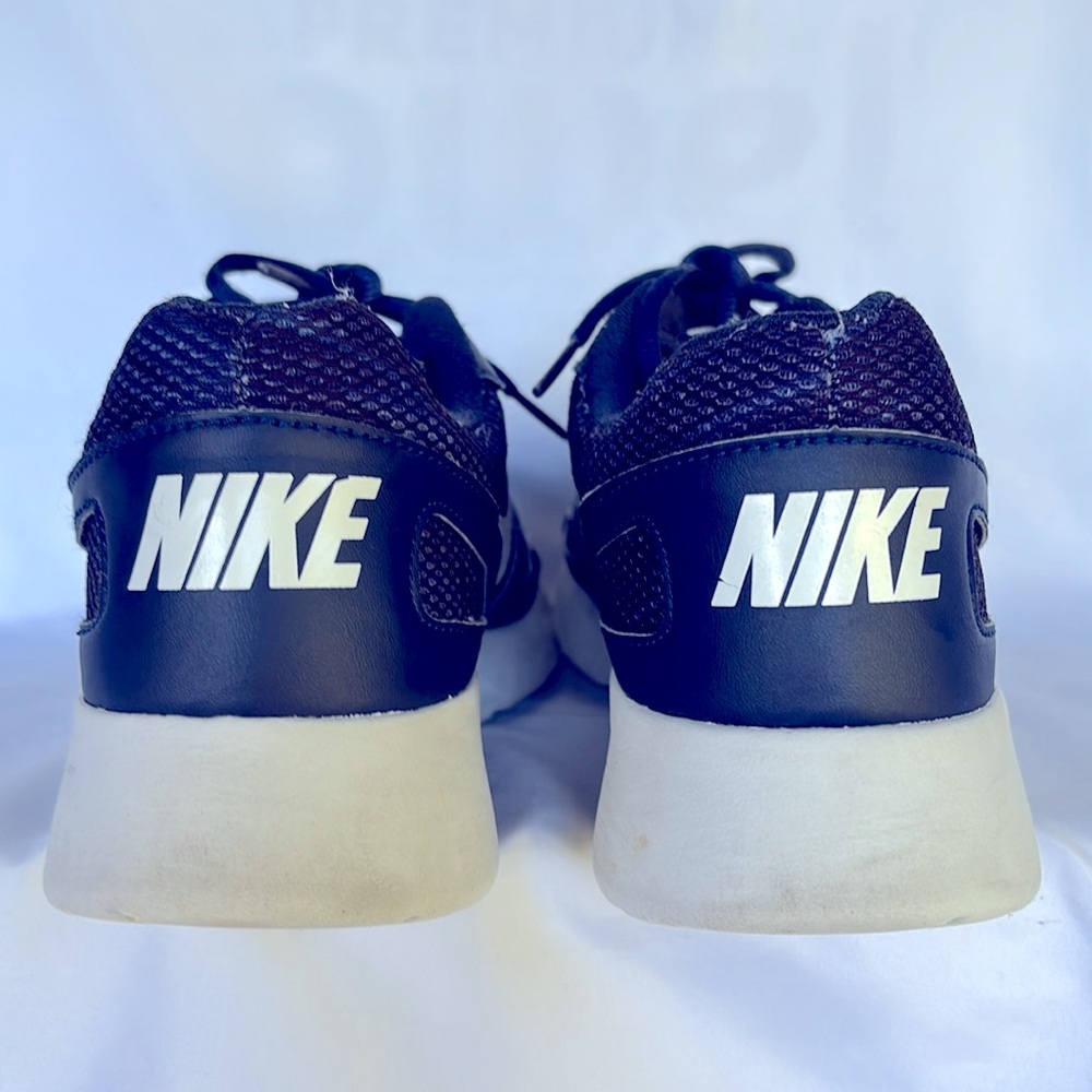 Slightly Worn Woman Nike  Navy Blue  Sneakers Size 9.5